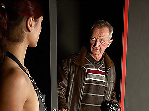 Old senior dude fucks young chick