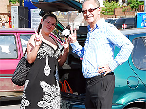 Willing horny street slut nailed by an old british grandpa