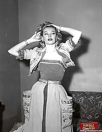 Sensual model from the fifties showing her beautiful body