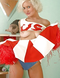 Some like it hotter, some like it in cheerleader uniform